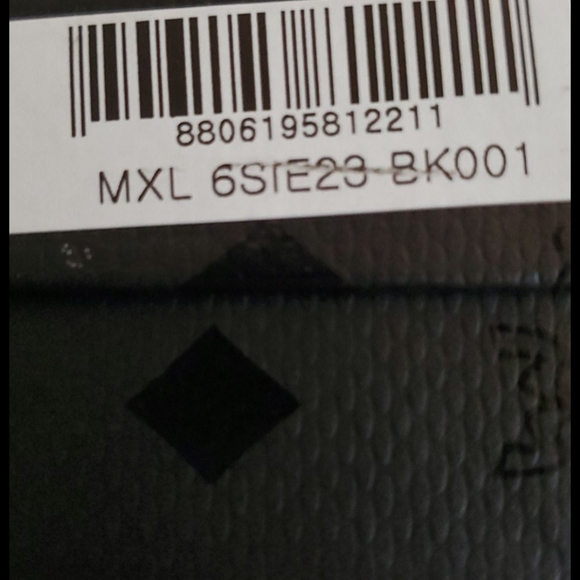 ❤ MCM Wallet ❤ - Picture 6 of 6